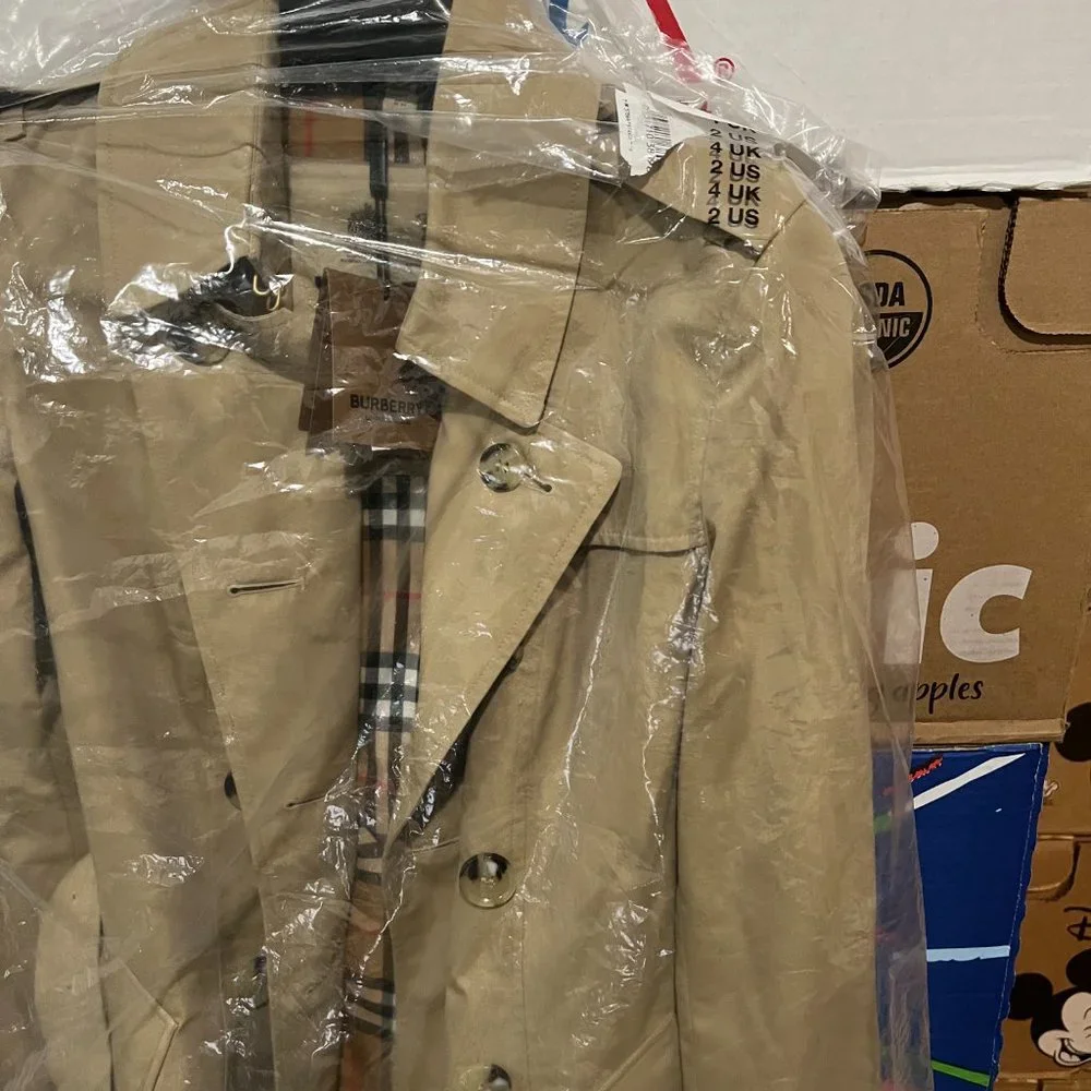Burberry Trench Coat NWT - Picture 7 of 7